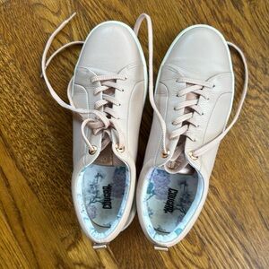 Excellent condition women’s sz 8M baby pink leather Cougar shoes